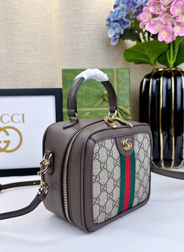 激安グッチバッグコピー背面デザイン